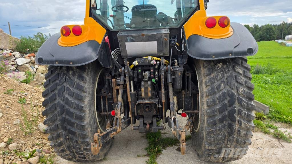 Valtra M 150 Traktory