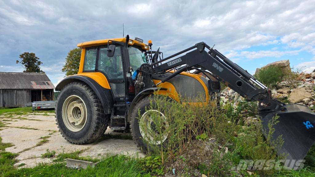 Valtra M 150 Traktory