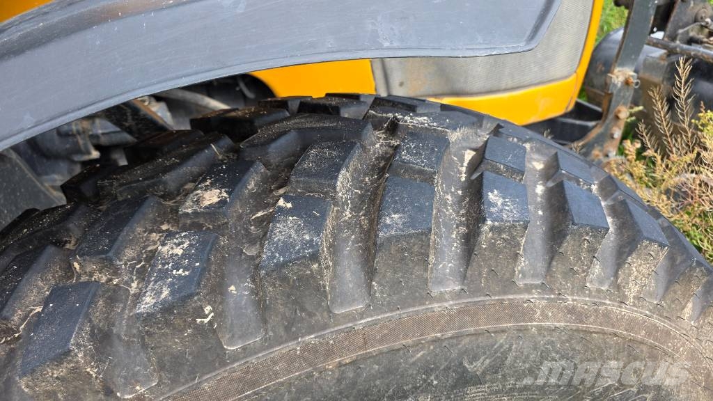Valtra M 150 Traktory