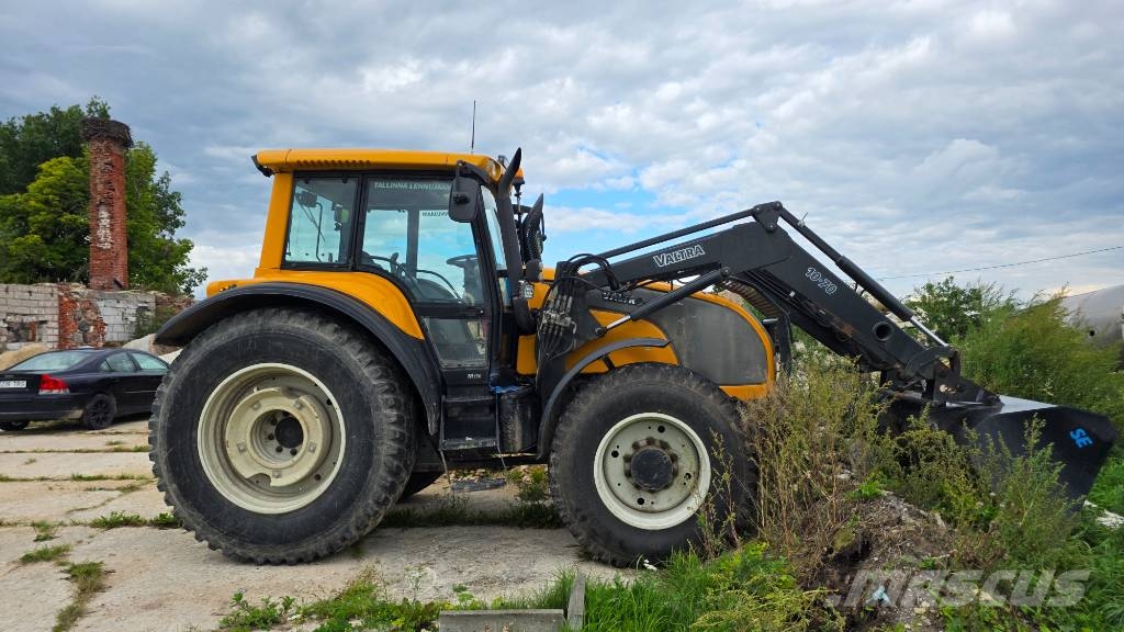Valtra M 150 Traktory