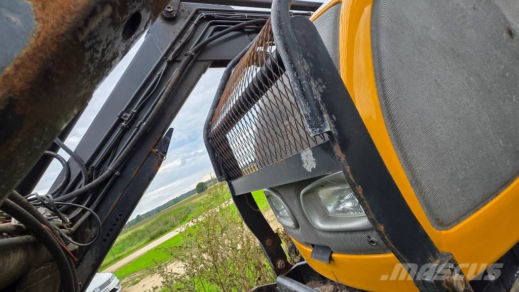 Valtra M 150 Traktory