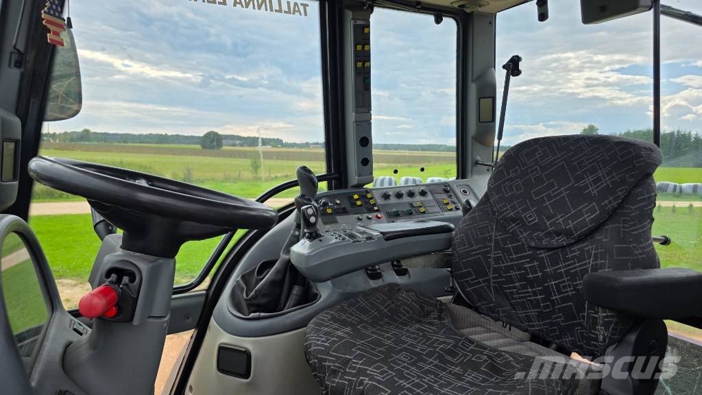 Valtra M 150 Traktory