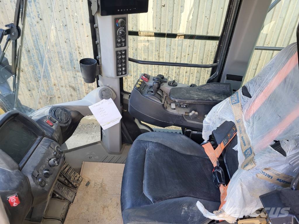 Komatsu WA485-11E0 لوادر بعجل
