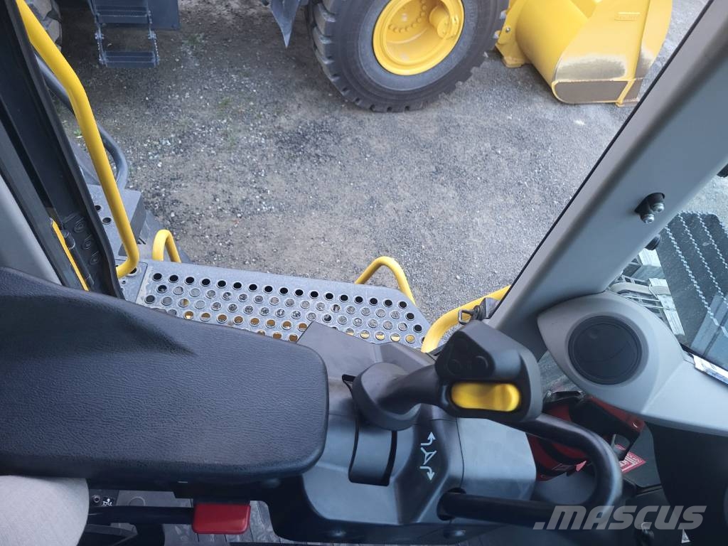 Komatsu WA485-11E0 Pás carregadoras de rodas