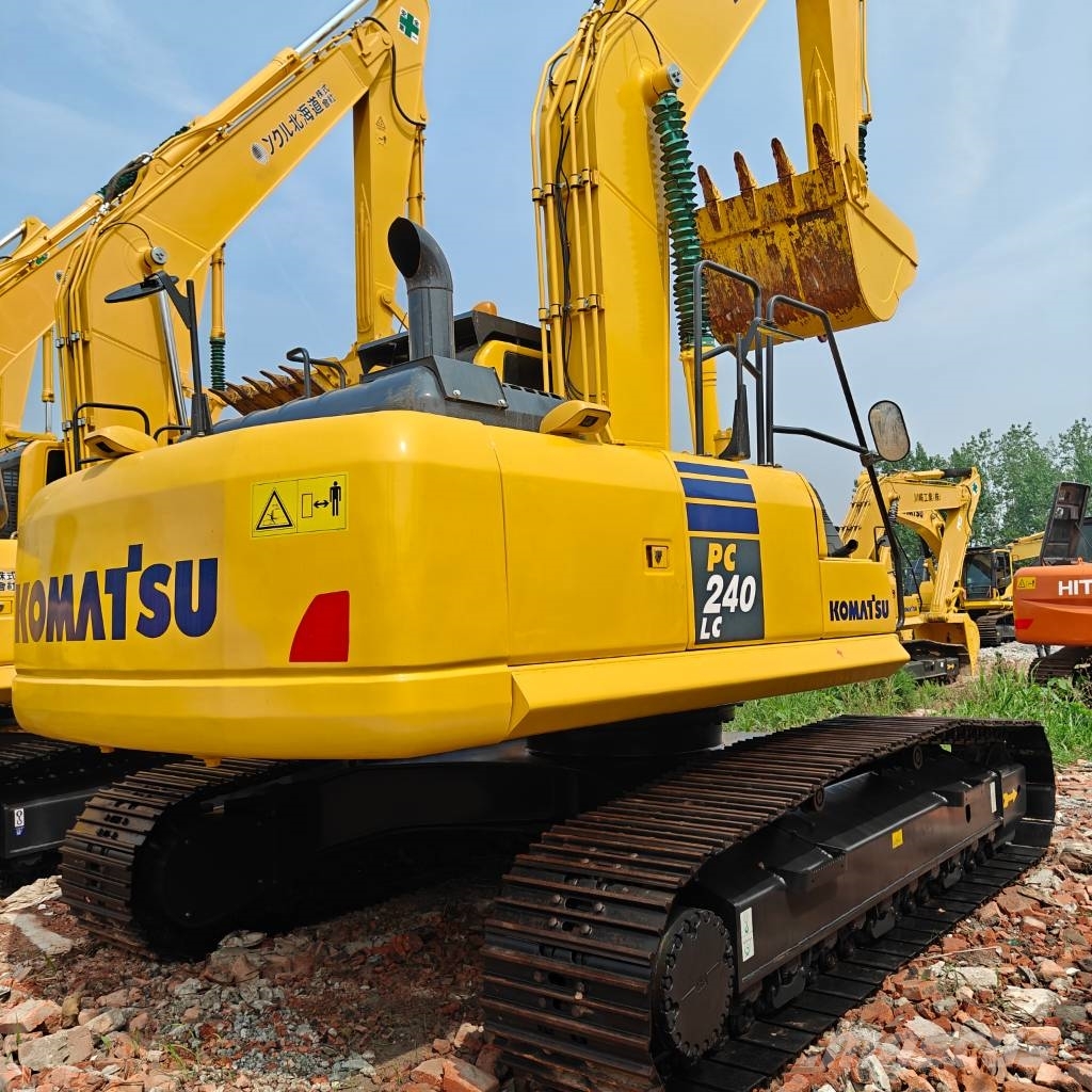 Komatsu 240 Escavadeiras de esteiras