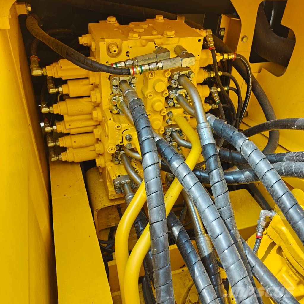 Komatsu 240 Escavadeiras de esteiras
