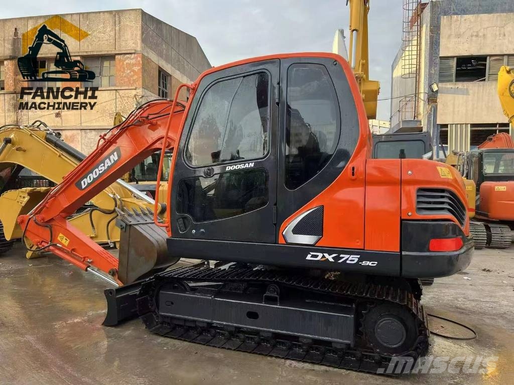 Doosan DX 75 حفارات زحافة
