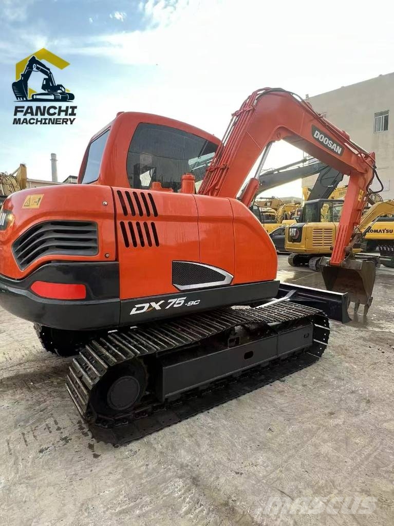 Doosan DX 75 حفارات زحافة