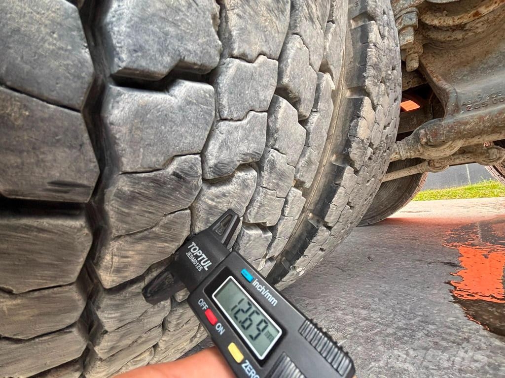Mercedes-Benz Actros 3244 8x4 CIFA SL 9 m3 Camiones hormigonera