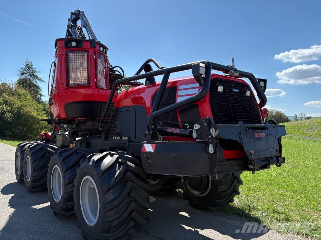 Komatsu 931 XC Betakarítók