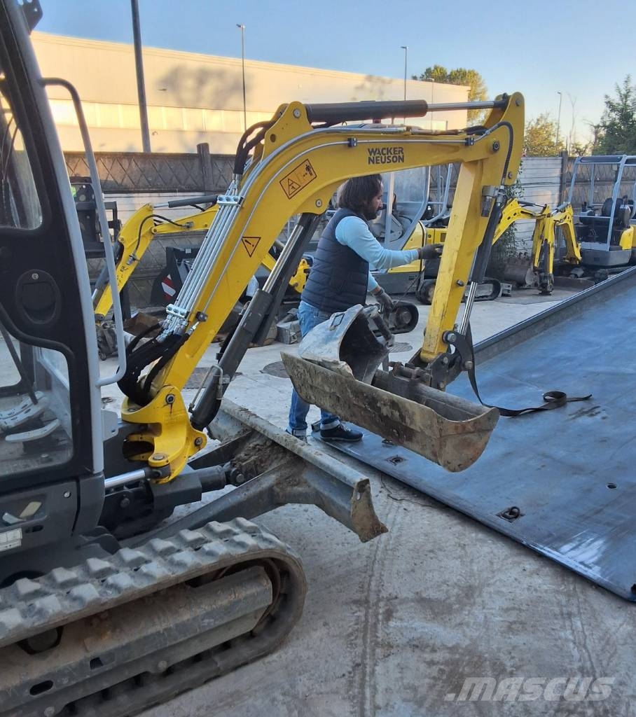 Wacker Neuson ET 24 ミニ油圧ショベル 7t以下（ミニユンボ・ミニディガー）