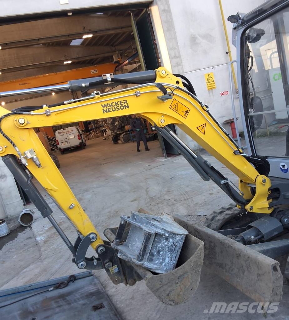 Wacker Neuson ET 24 ミニ油圧ショベル 7t以下（ミニユンボ・ミニディガー）