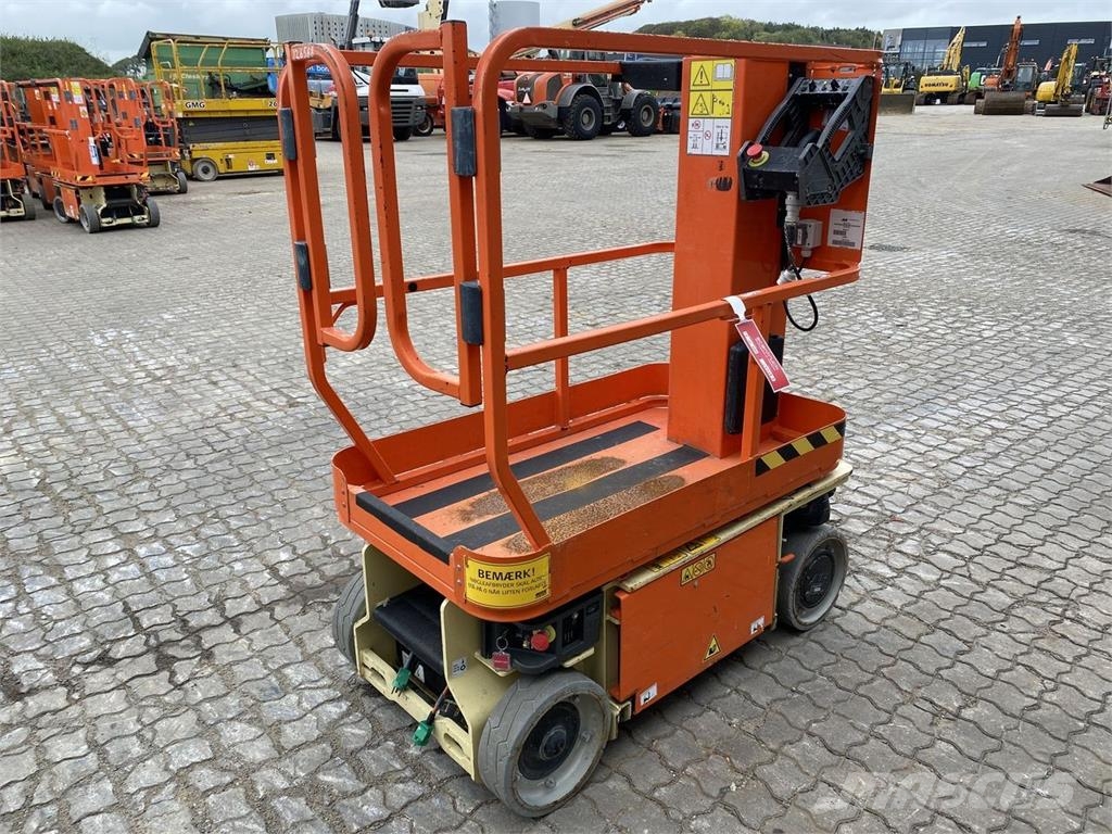 JLG 1230ES Vertical mast lifts