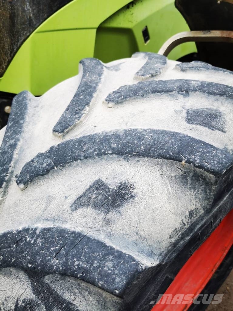 CLAAS Axion 840 Tractores