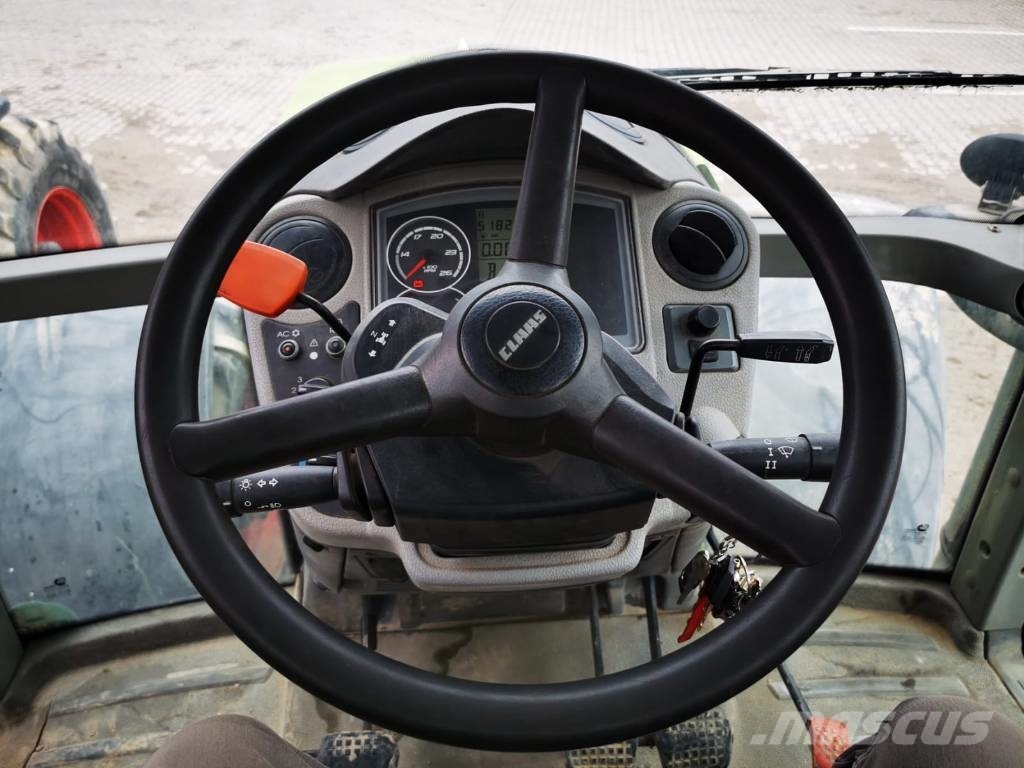 CLAAS Axion 840 Tractores