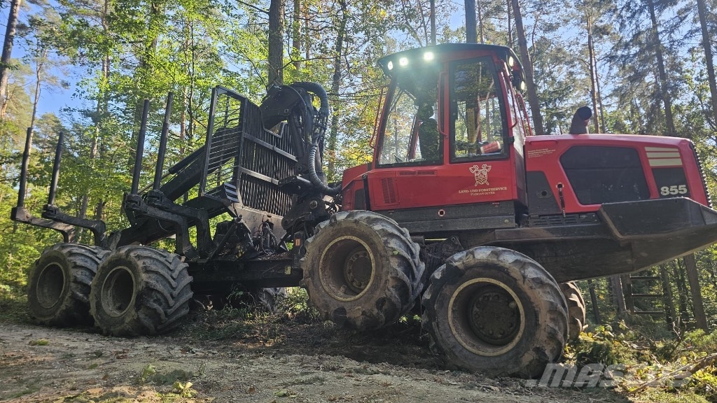 Komatsu 855 Forvarderi