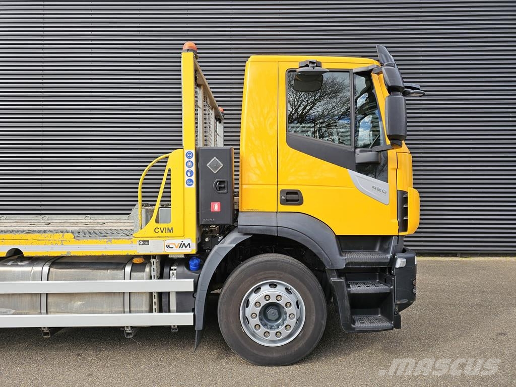 Iveco AD320S42 8x2 / WINCH / RETARDER Hinausautot