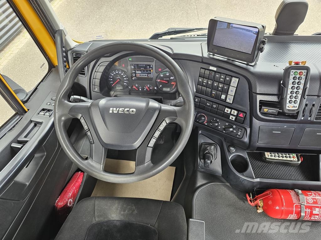 Iveco AD320S42 8x2 / WINCH / RETARDER Hinausautot