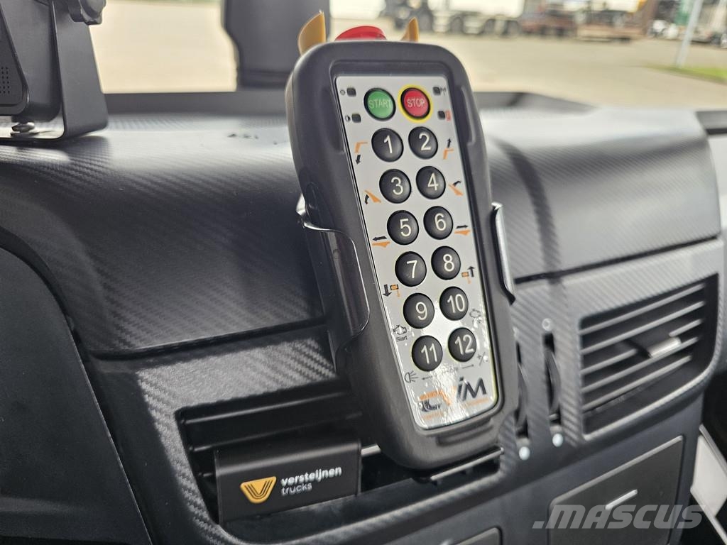 Iveco AD320S42 8x2 / WINCH / RETARDER Hinausautot