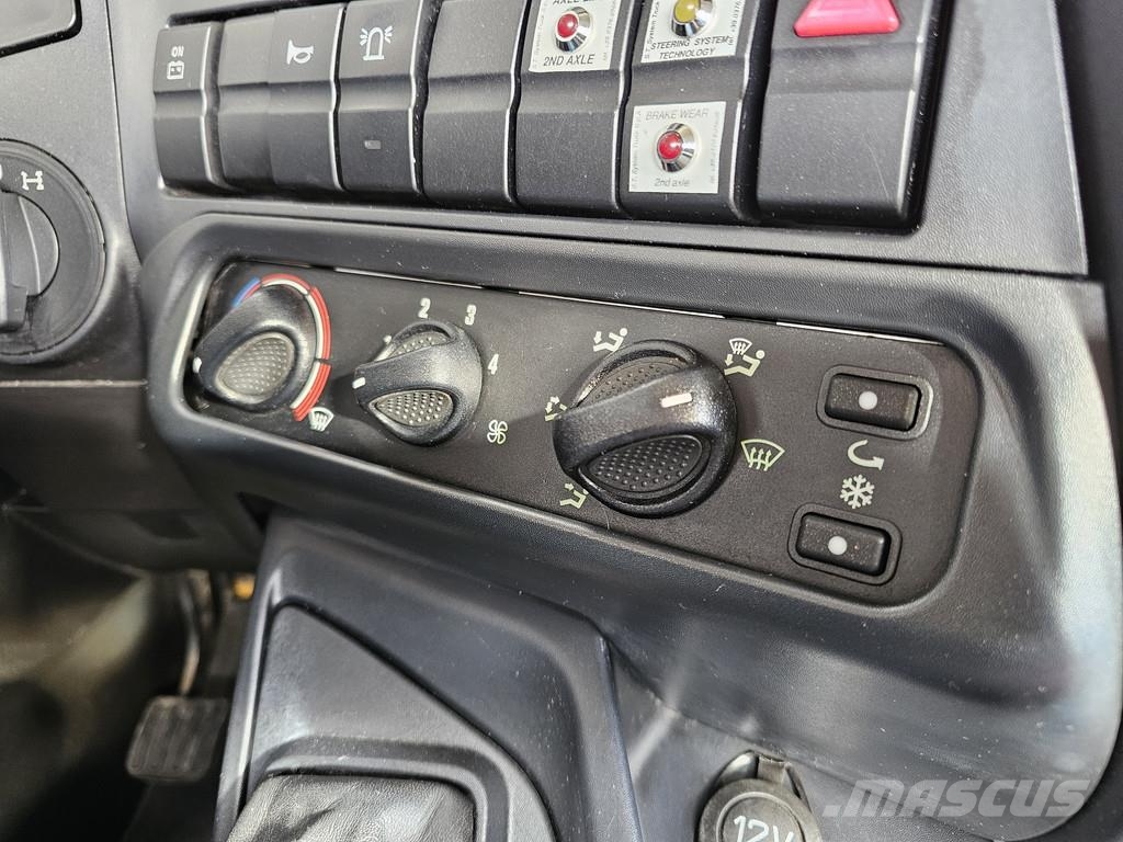 Iveco AD320S42 8x2 / WINCH / RETARDER Hinausautot