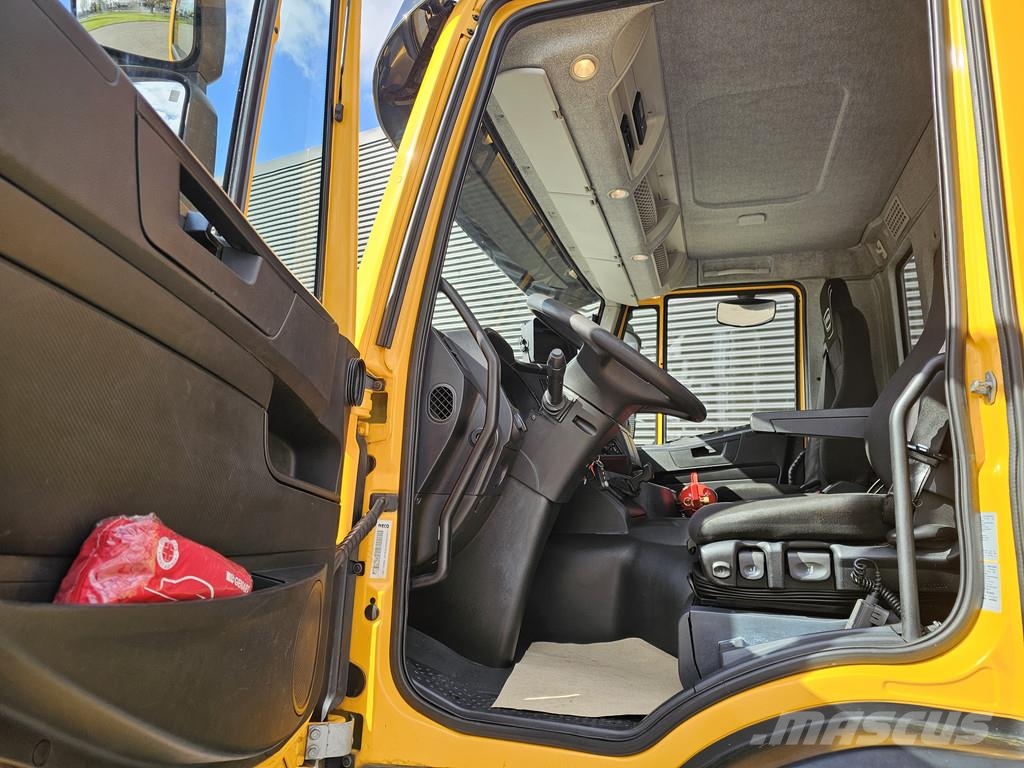 Iveco AD320S42 8x2 / WINCH / RETARDER Hinausautot