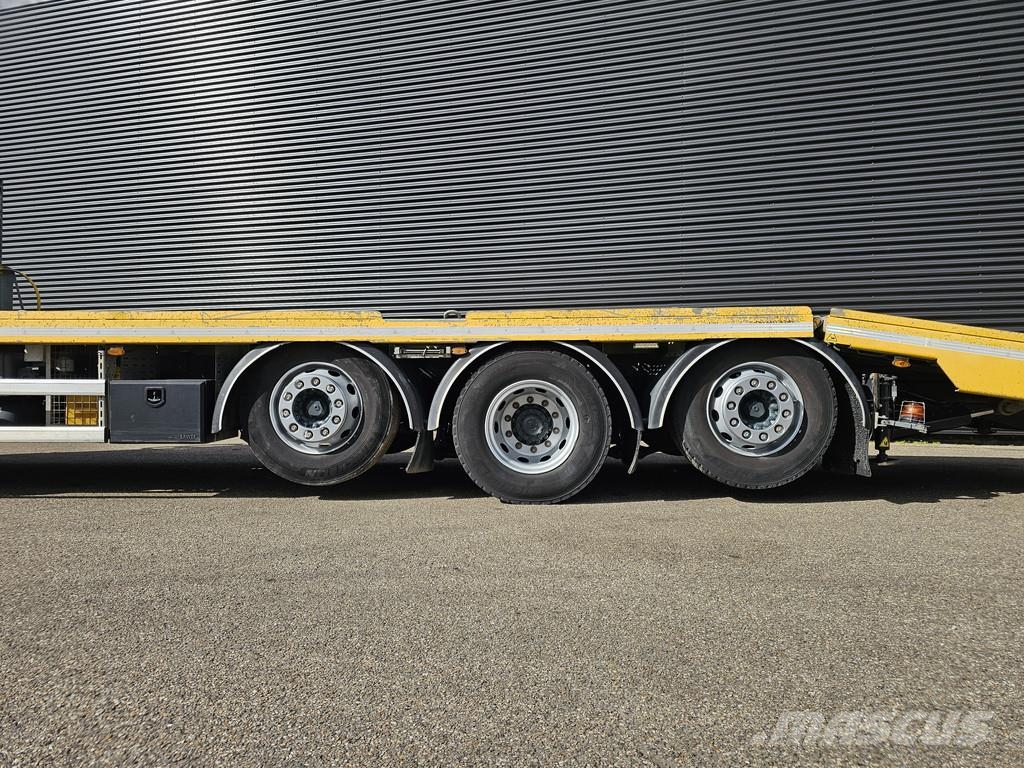 Iveco AD320S42 8x2 / WINCH / RETARDER Hinausautot