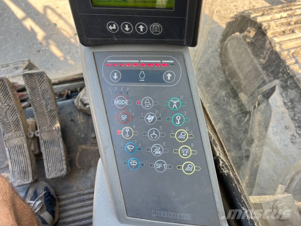 Liebherr R 924 C 대형 굴삭기 29톤 이상