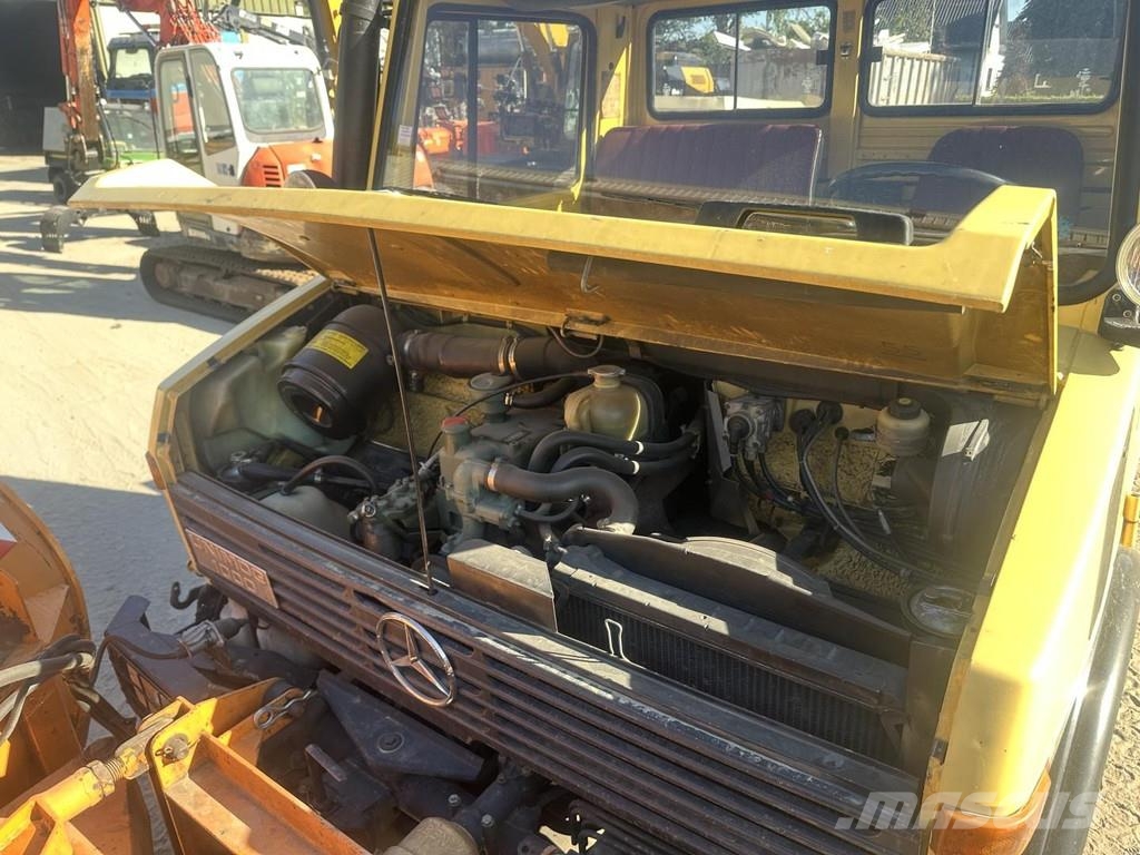 MB Trac Unimog U 1000 32.883km - SNOW PLOW トラクター