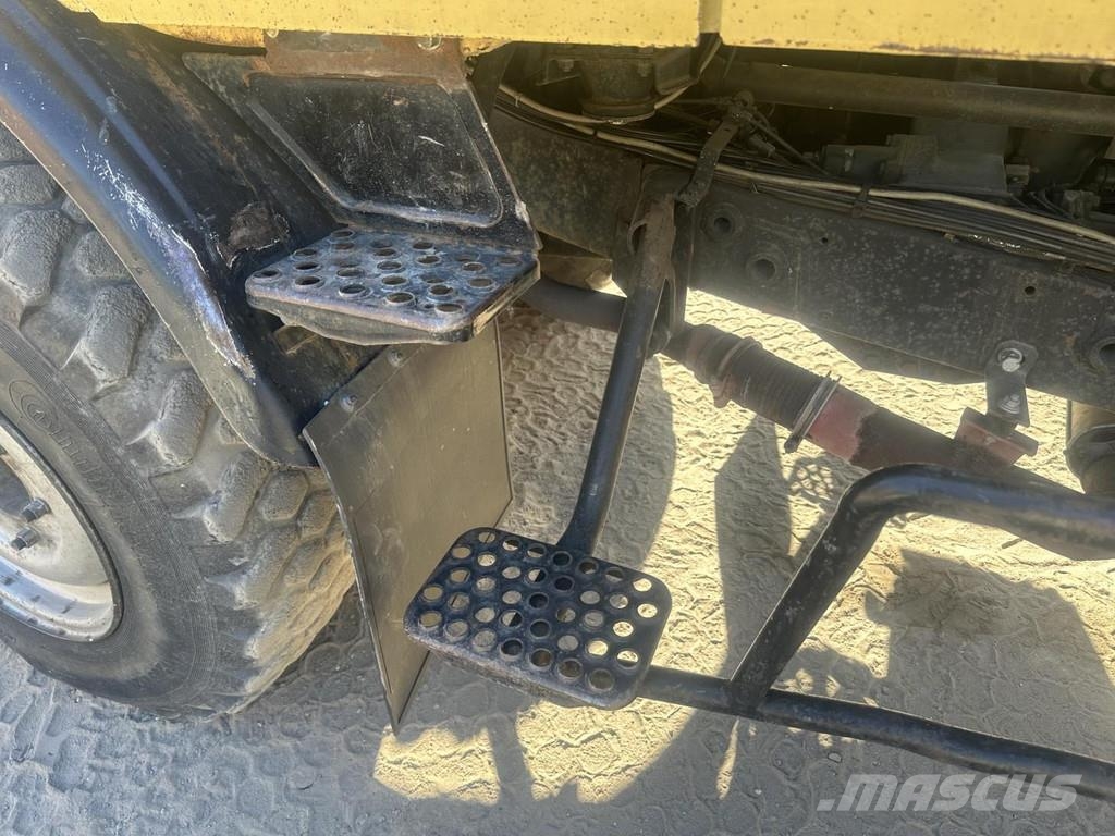 MB Trac Unimog U 1000 32.883km - SNOW PLOW トラクター