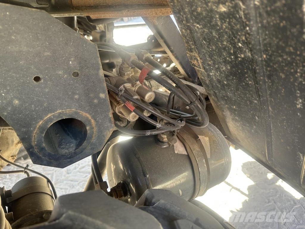 MB Trac Unimog U 1000 32.883km - SNOW PLOW トラクター