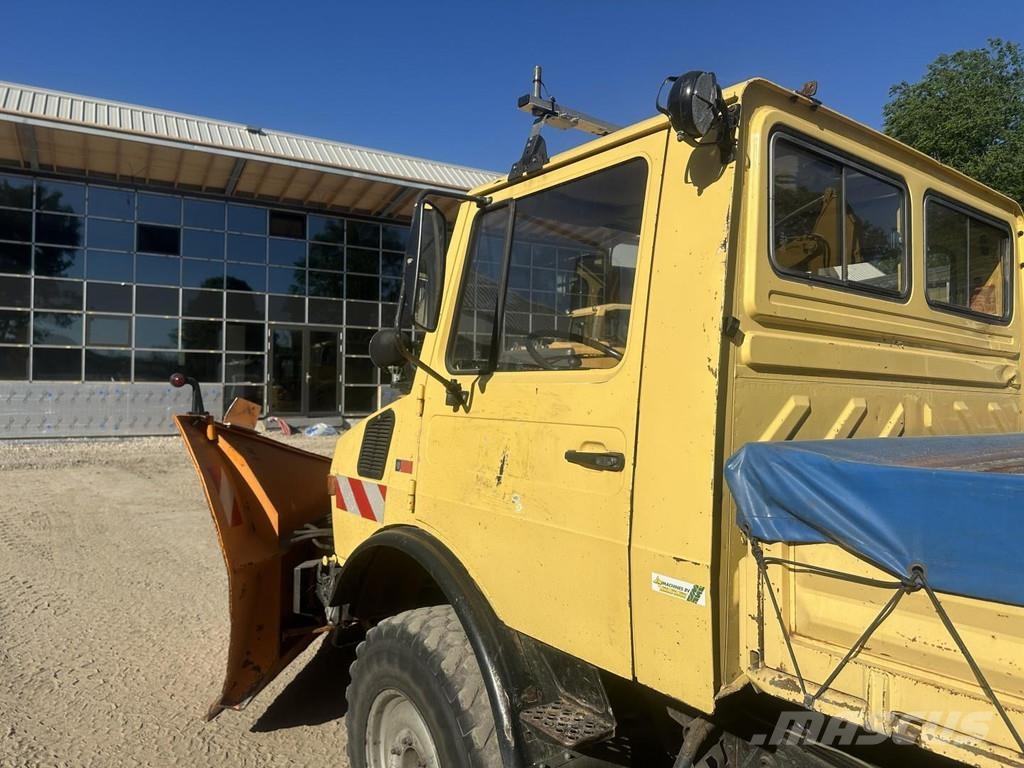 MB Trac Unimog U 1000 32.883km - SNOW PLOW トラクター
