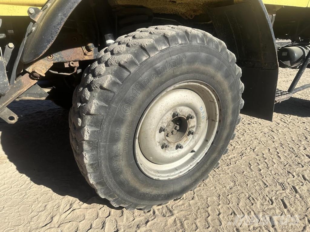 MB Trac Unimog U 1000 32.883km - SNOW PLOW トラクター