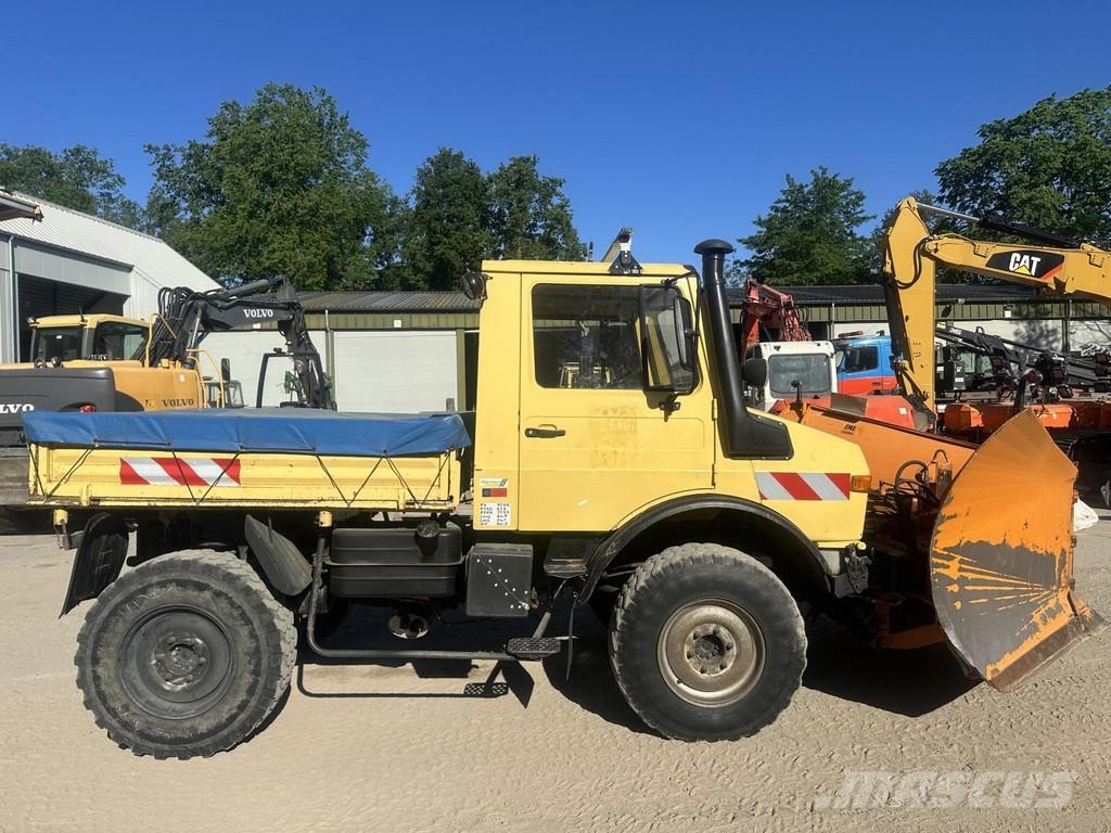 MB Trac Unimog U 1000 32.883km - SNOW PLOW トラクター