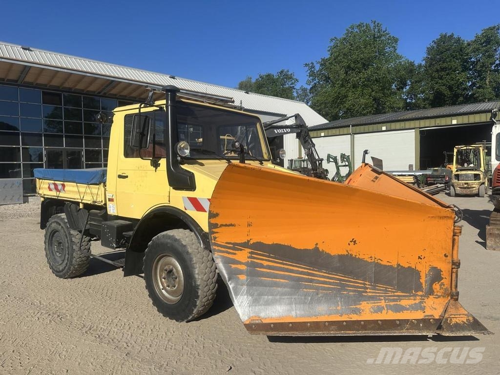 MB Trac Unimog U 1000 32.883km - SNOW PLOW トラクター