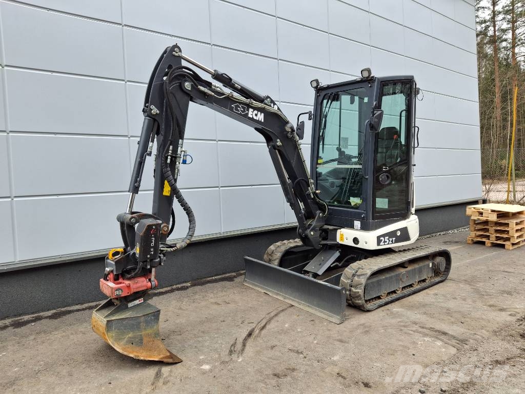 ECM 25Z7 Miniexcavadoras