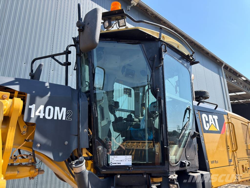 CAT 140M2 Tiehöylät