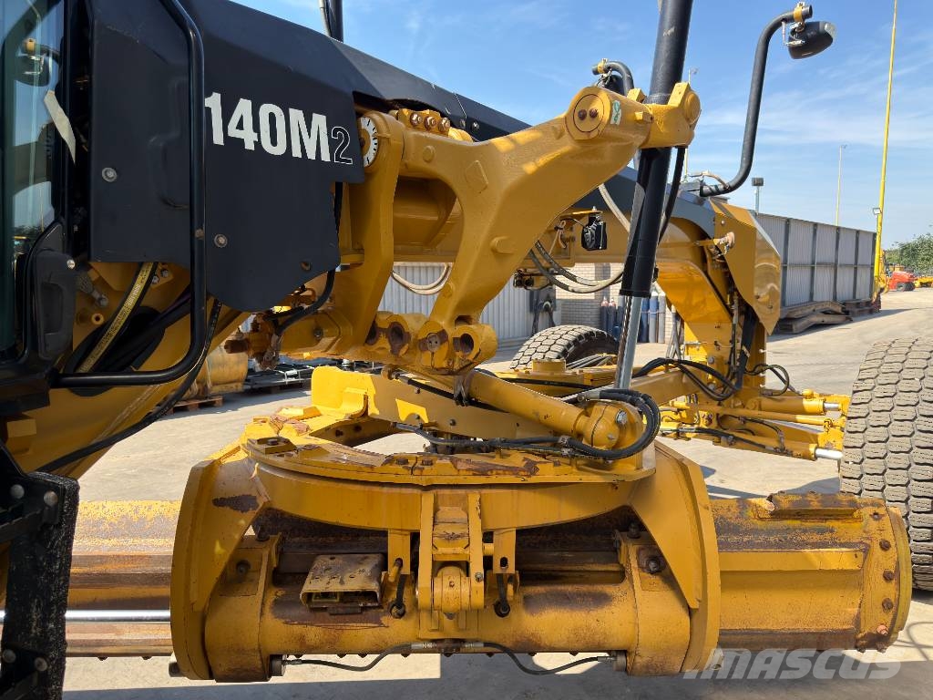 CAT 140M2 Tiehöylät