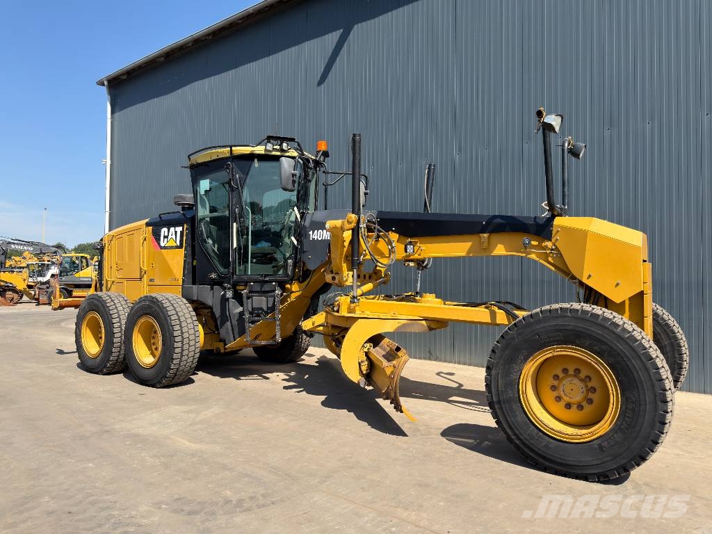 CAT 140M2 Tiehöylät