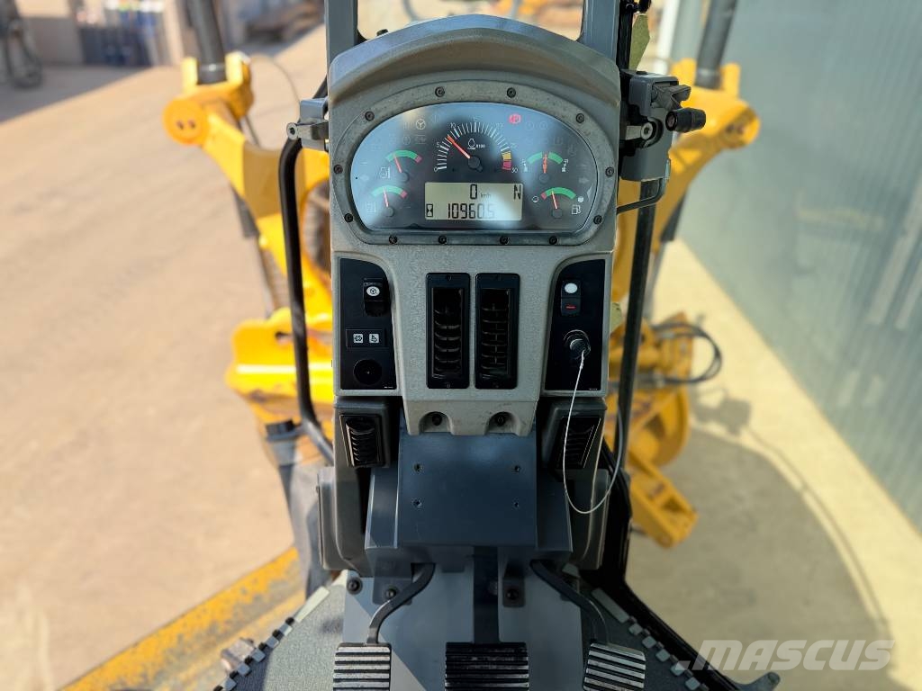 CAT 140M2 Tiehöylät
