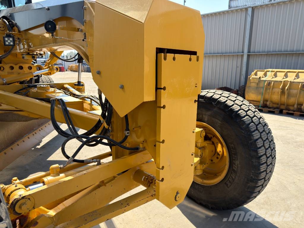 CAT 140M2 Tiehöylät
