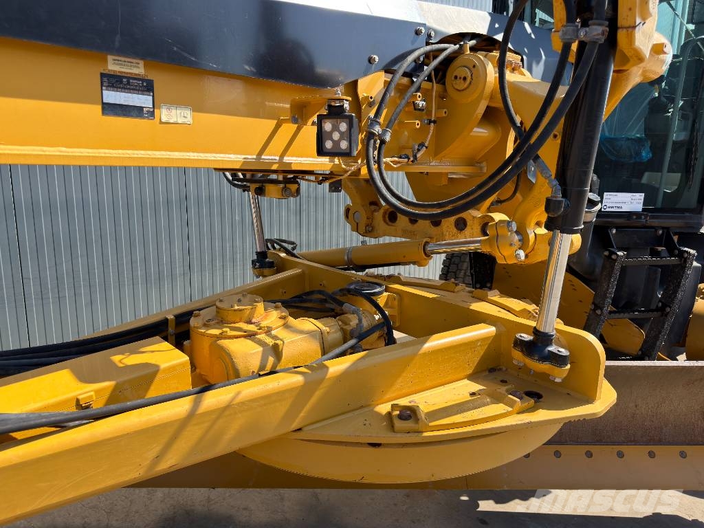 CAT 140M2 Tiehöylät
