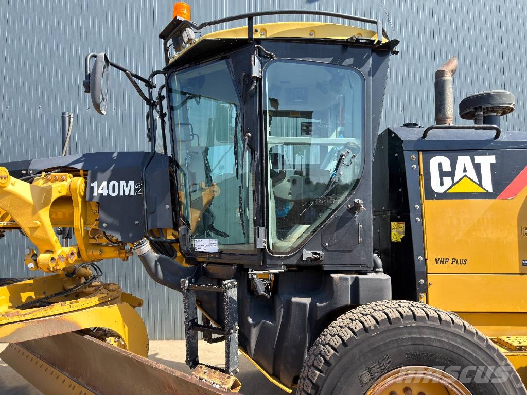 CAT 140M2 Tiehöylät