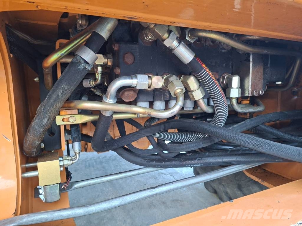 CASE 580 SM Backhoe