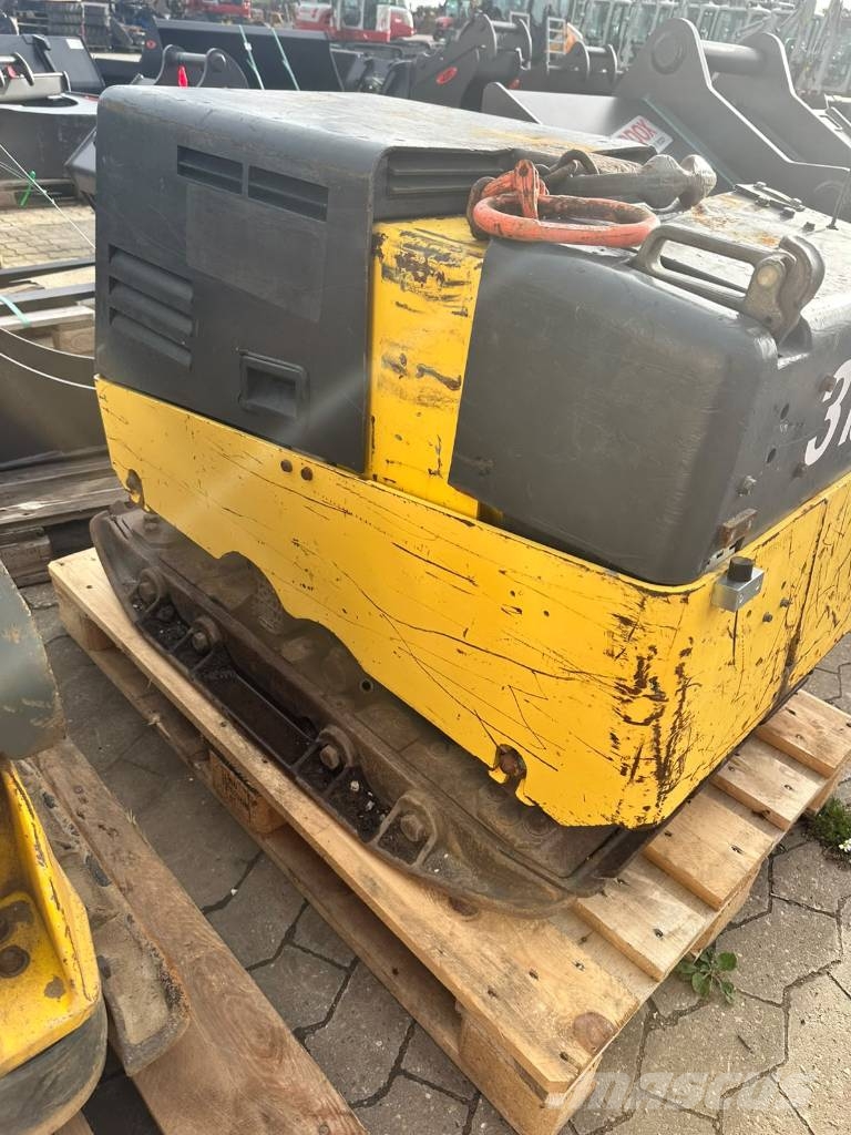 Bomag 740 kg fjernstyret Plaque vibrante