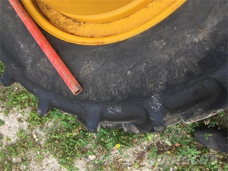 Vredestein 420/85-30 Tyres, wheels and rims