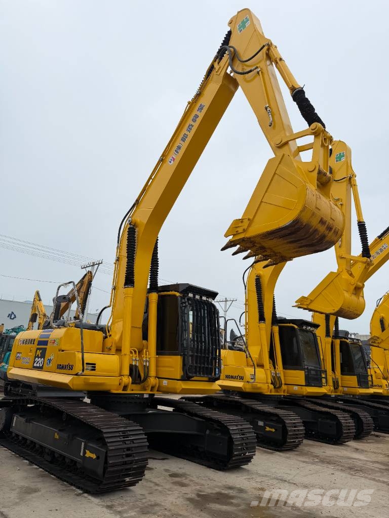 Komatsu PC 220-8   3000 units excavators in stock Raupenbagger