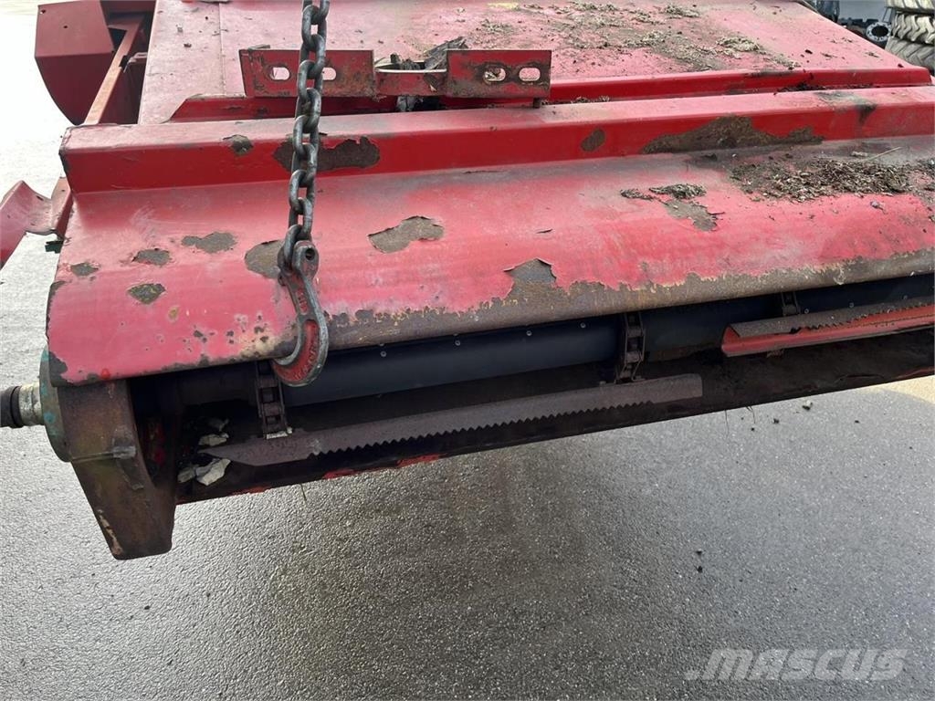 Massey Ferguson Schrägförder Massey Ferguson MF38/40 ملحقات الحصادات