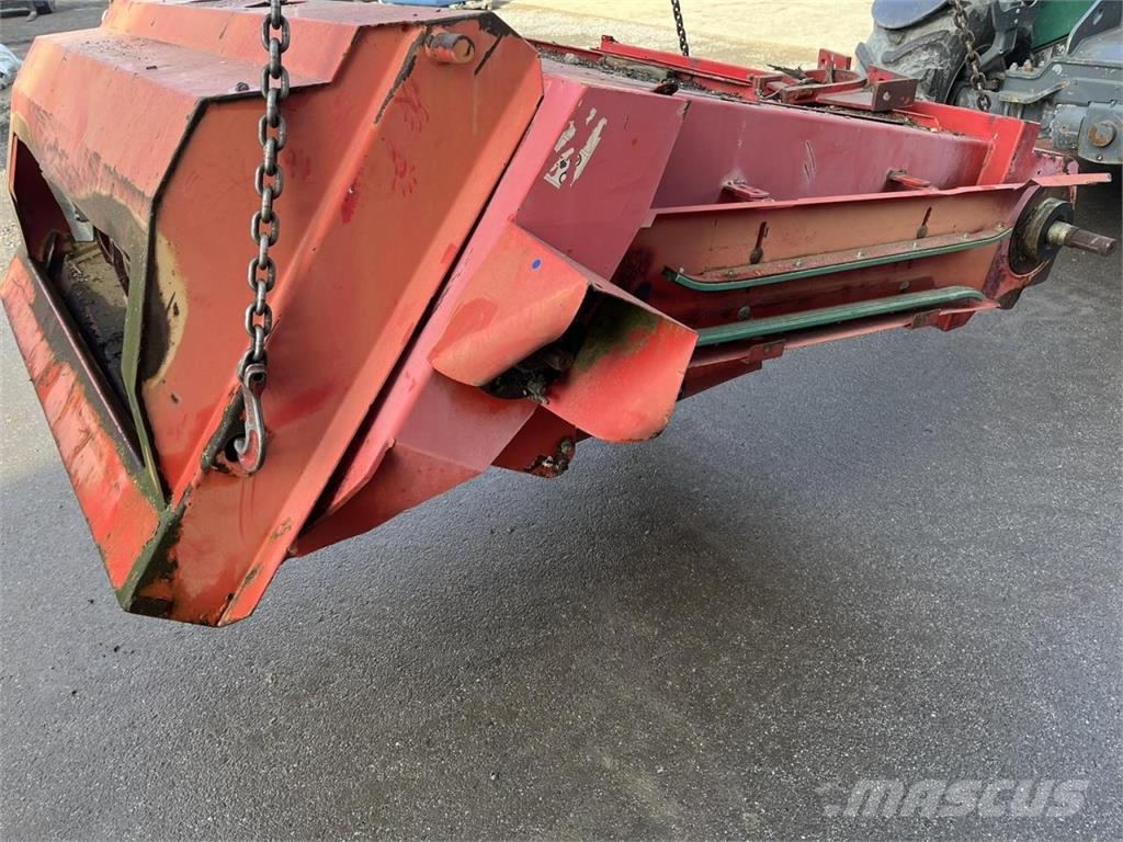 Massey Ferguson Schrägförder Massey Ferguson MF38/40 ملحقات الحصادات