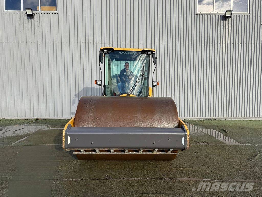 Volvo SD 135 B Еднобарабанни ролки