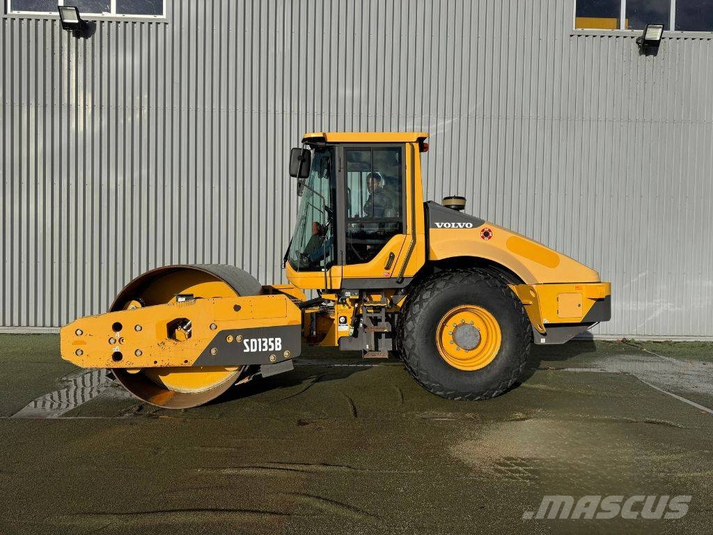 Volvo SD 135 B Еднобарабанни ролки